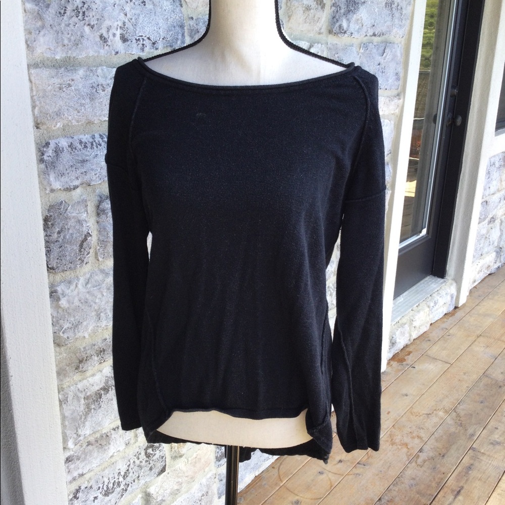 Sweater with back buttons